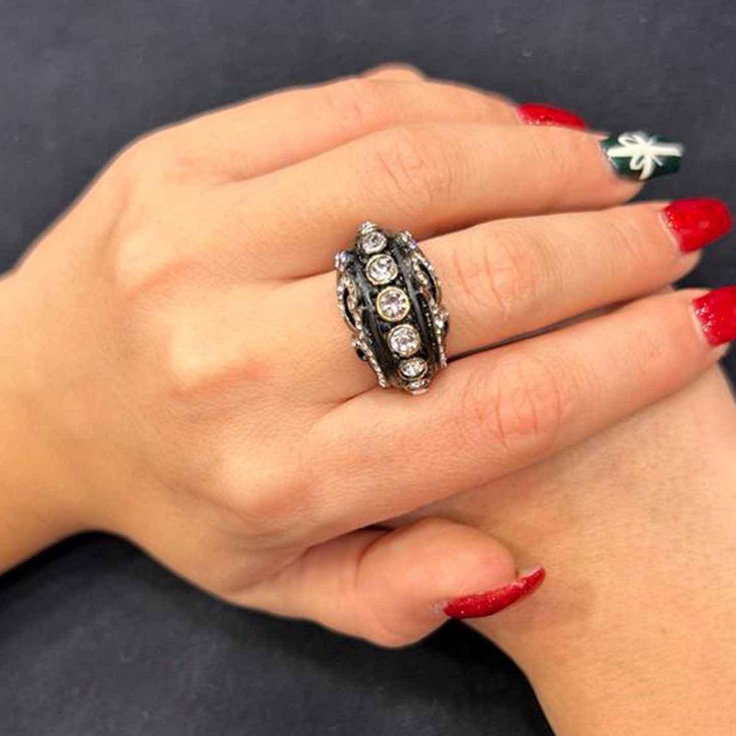BLACK BEAUTY RING