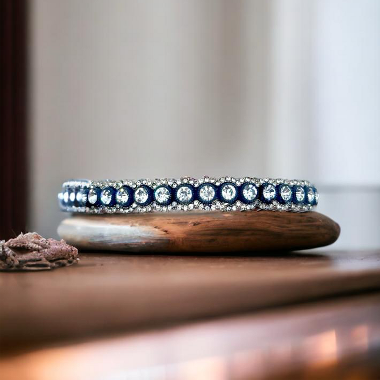 ROUND CUFF