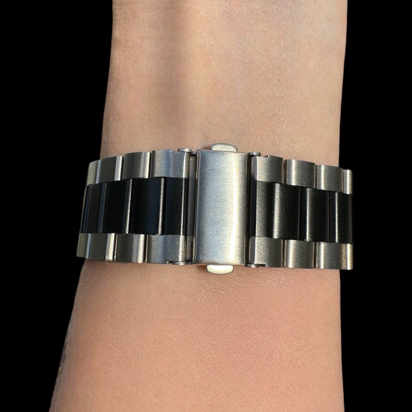 ZETA BLACK SILVER ÇELİK KAYIŞ (22mm Uyumlu)