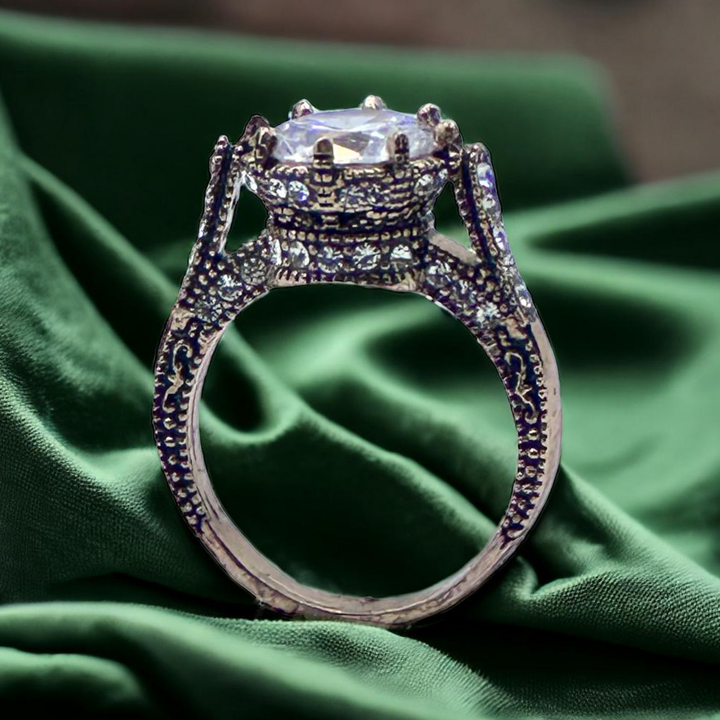 QUEEN RING